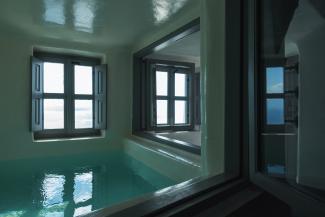 Deluxe Suite with Indoor Plunge Pool and Caldera View