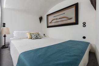 Deluxe Suite with Indoor Plunge Pool and Caldera View